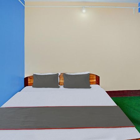 Capital O Basera Resort Padamchen Екстериор снимка
