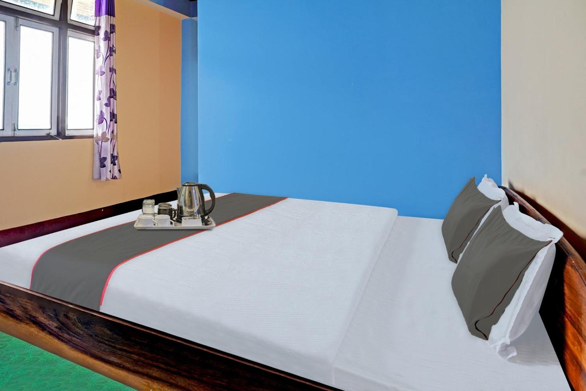 Capital O Basera Resort Padamchen Екстериор снимка