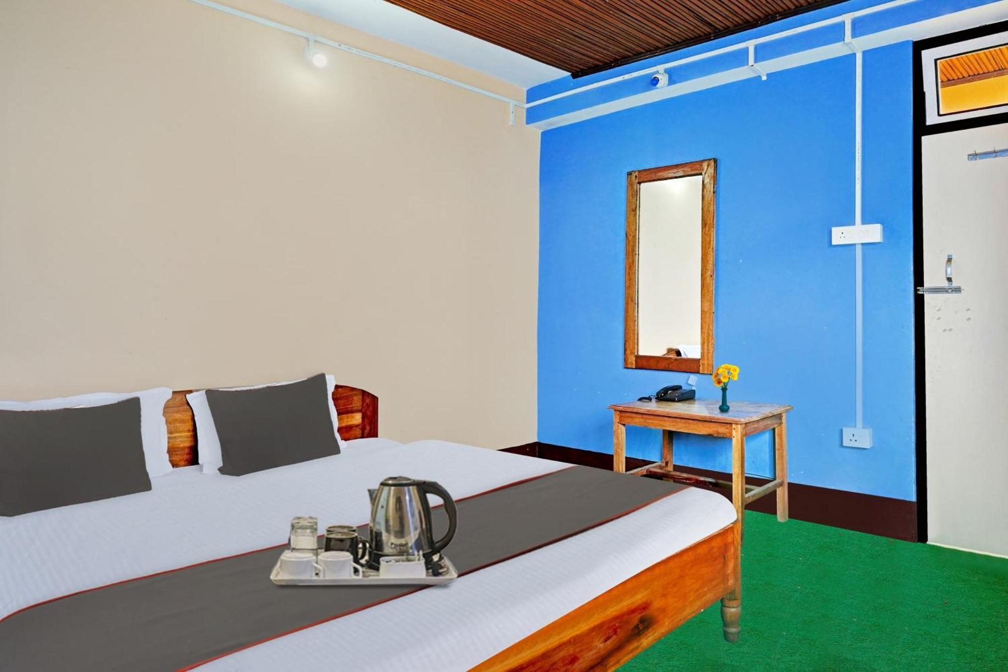 Capital O Basera Resort Padamchen Екстериор снимка