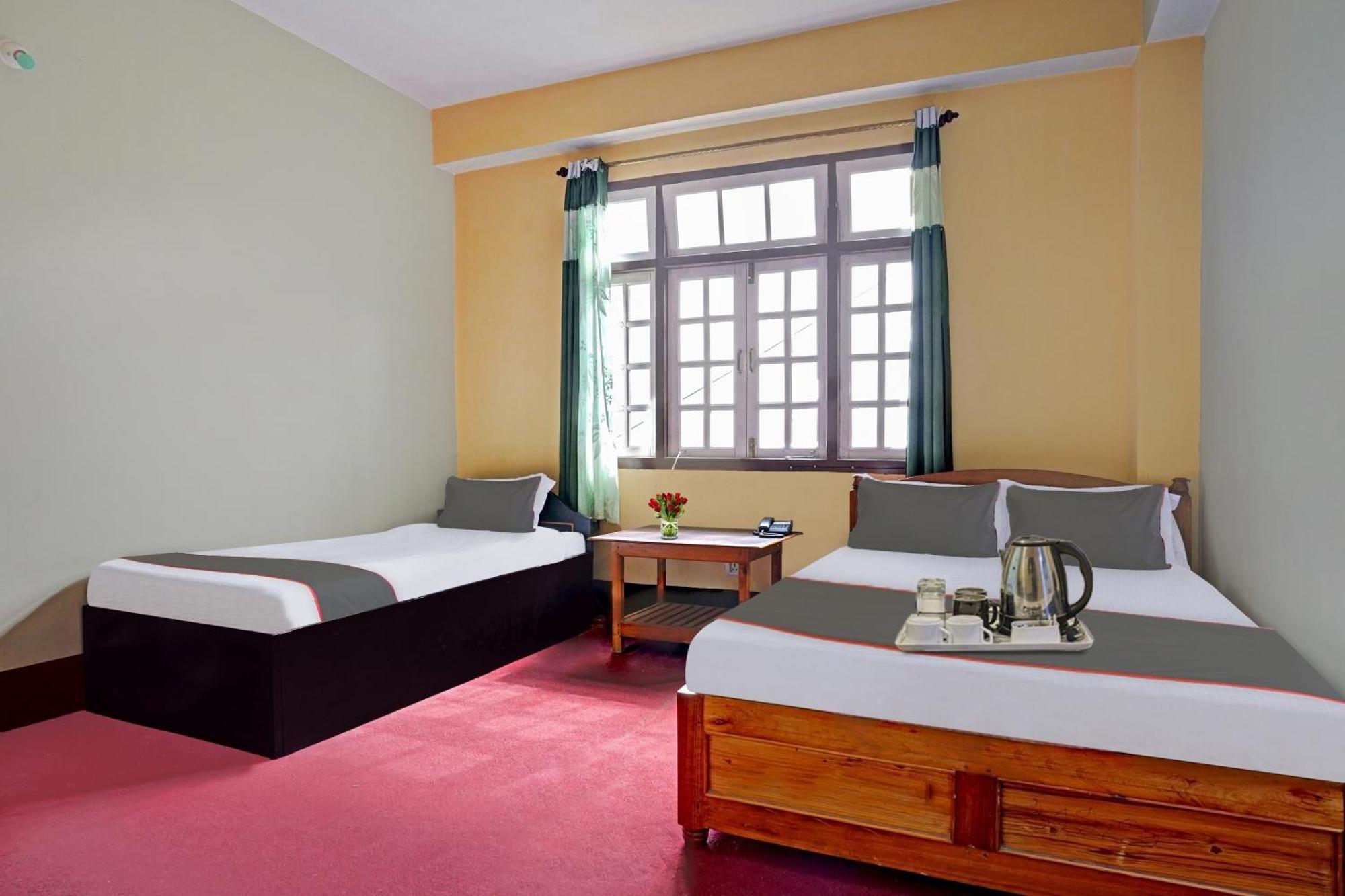 Capital O Basera Resort Padamchen Екстериор снимка