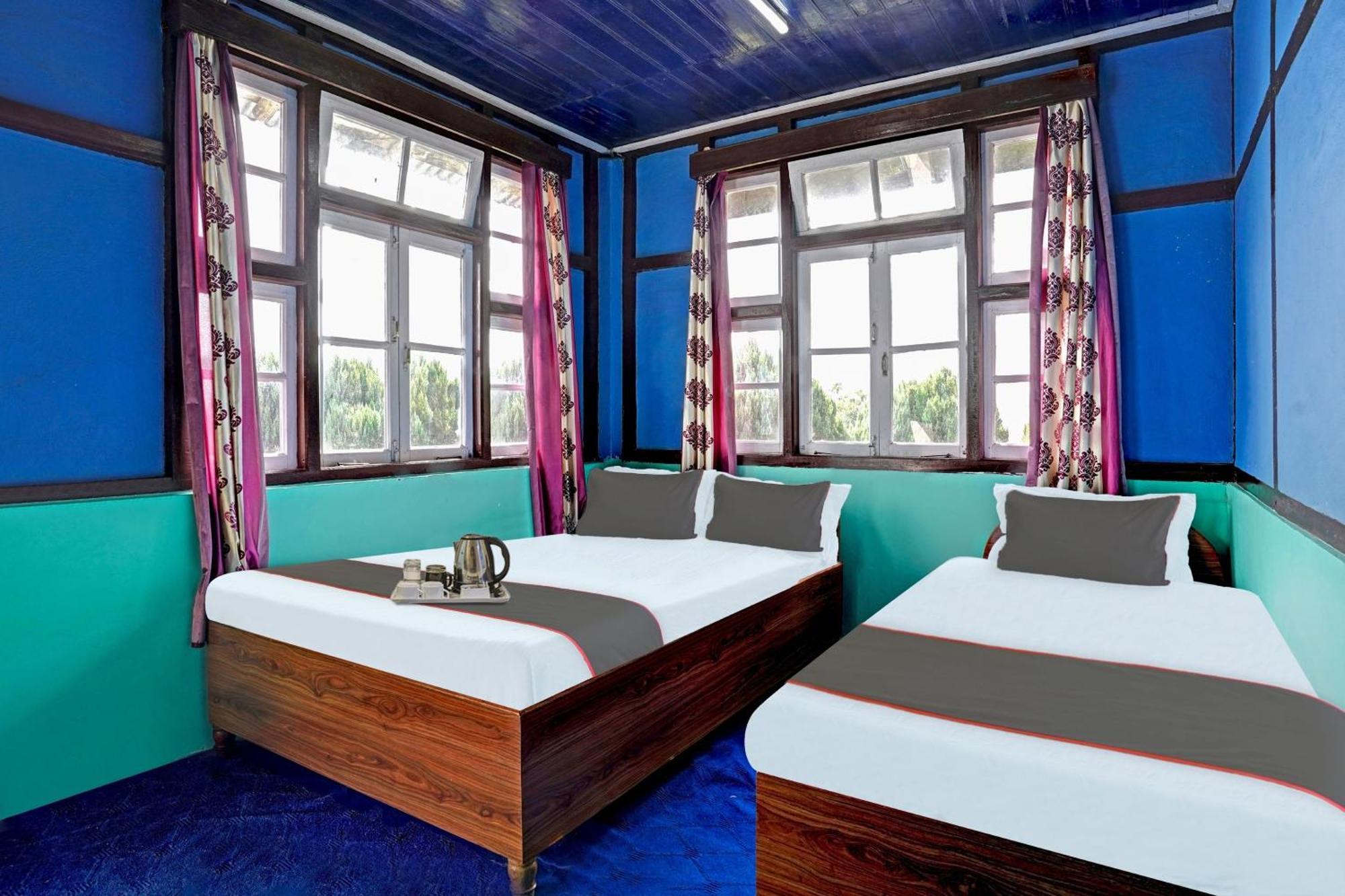 Capital O Basera Resort Padamchen Екстериор снимка