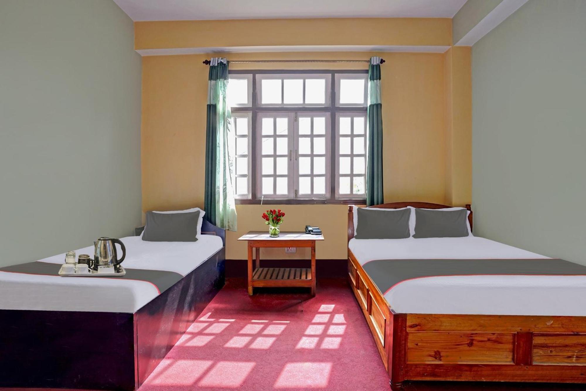 Capital O Basera Resort Padamchen Екстериор снимка